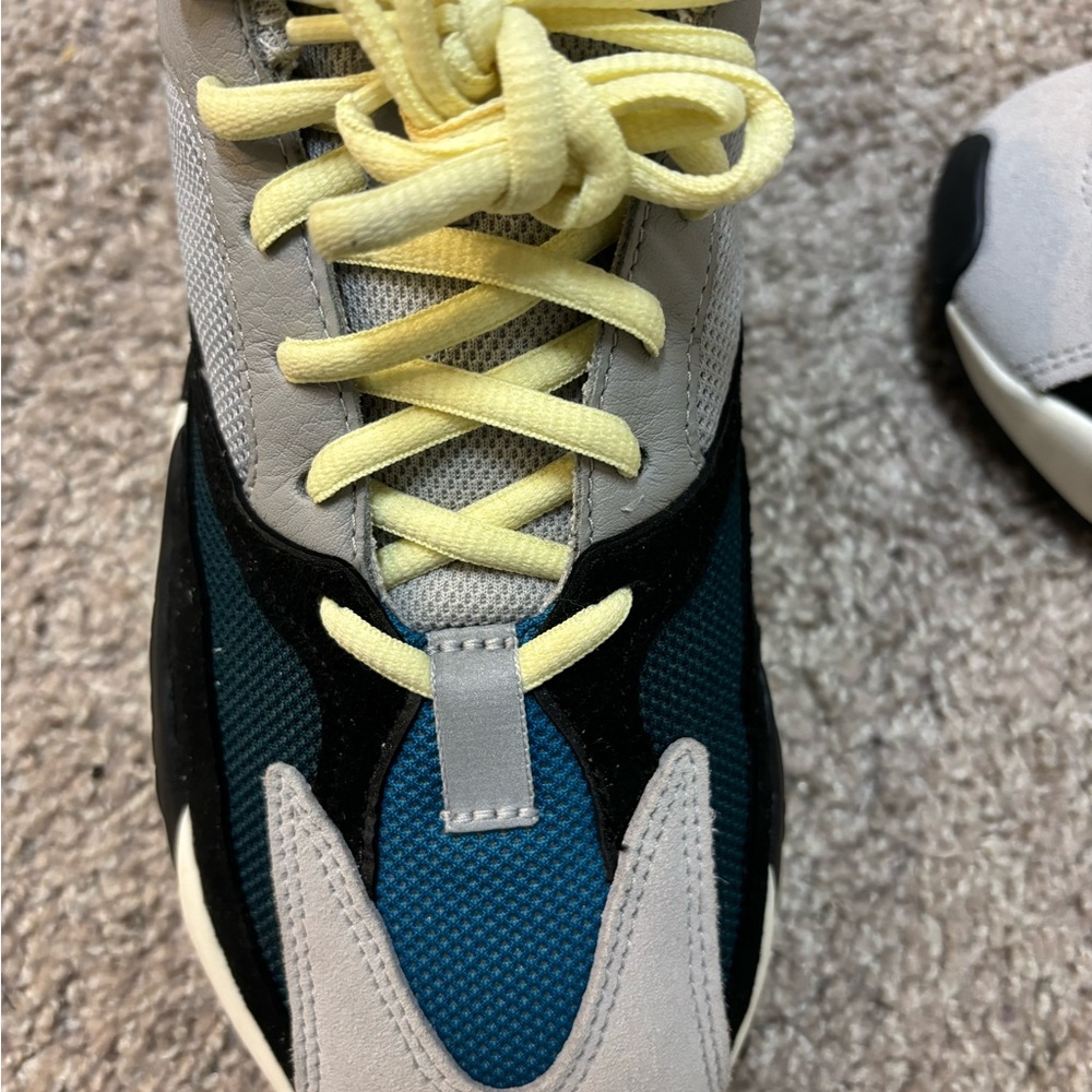 Yeezy Boost 700 “Wave Runner” - Picture 4 of 8